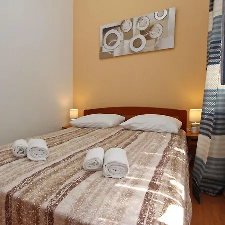In Mit Eigenem Balkon By Interhome Appartamento Baška