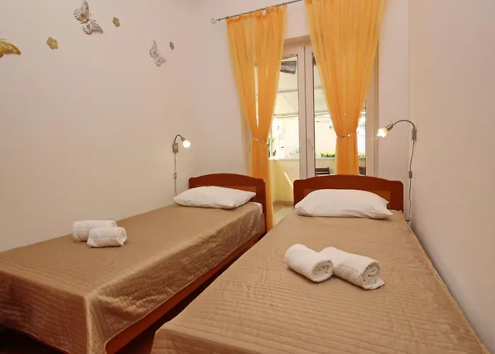 In Mit Eigenem Balkon By Interhome Appartamento