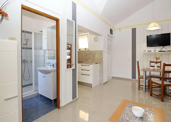 Appartamento In Mit Eigenem Balkon By Interhome Baška