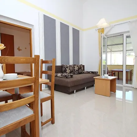 In Mit Eigenem Balkon By Interhome *