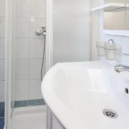 In Mit Eigenem Balkon By Interhome 아파트
